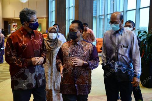 DATUK SERI ALEXANDER NANTA LINGGI
