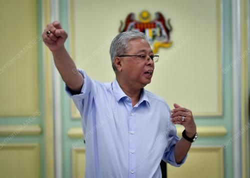 DATUK SERI ISMAIL SABRI YAAKOB