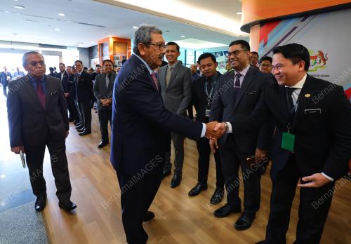 DATUK SERI WAN AHMAD DAHLAN ABDUL AZIZ