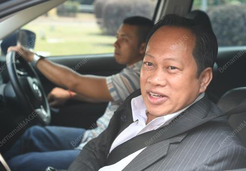 PERJUMPAAN PERDANA MENTERI DAN AHLI PARLIMEN