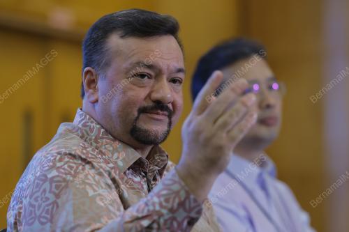 DATUK SERI AMIR HAMZAH AZIZAN