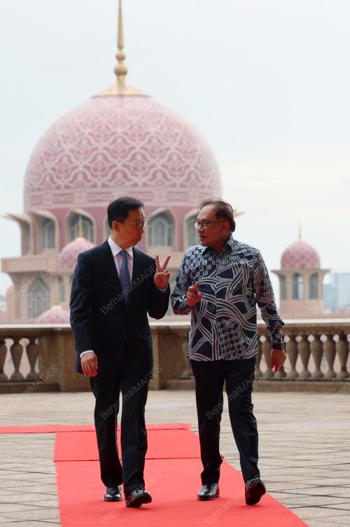 DATUK SERI ANWAR IBRAHIM