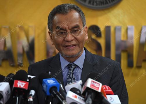 DATUK SERI DR DZULKEFLY AHMAD