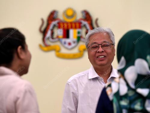 DATUK SERI ISMAIL SABRI YAAKOB