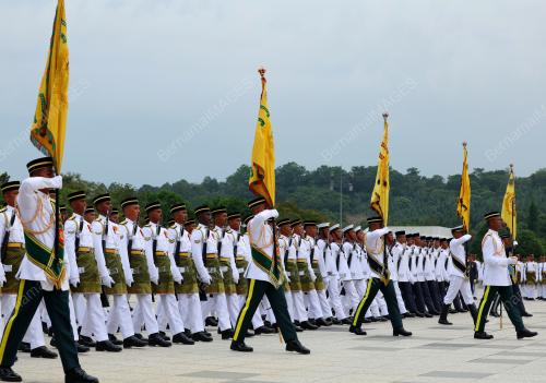 ISTIADAT MENGARAK PANJI PANJI YANG DI PERTUAN AGONG