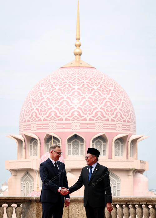 DATUK SERI ANWAR IBRAHIM