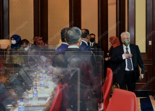 DATUK SERI ISMAIL SABRI YAAKOB