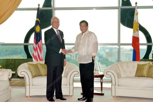 PTJ10_10112016_NAJIB_DUTERTE