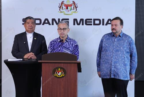 DATUK FAHMI FADZIL