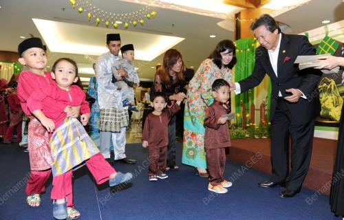 DATUK SERI ANIFAH AMAN