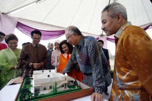 MOHD NAJIB TUN ABDUL RAZAK