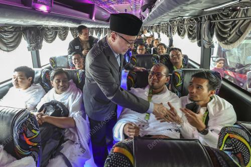 KEBERANGKATAN 670 PETUGAS HAJI 1444H