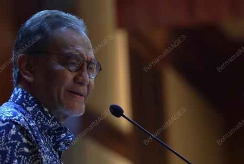 DATUK SERI DR DZULKEFLY AHMAD