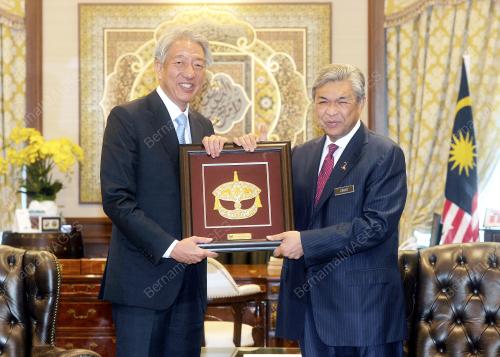 PTJ10_15082016_ZAHID_SPORE