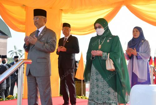 AL-SULTAN ABDULLAH RI'AYATUDDIN AL-MUSTAFA BILLAH SHAH