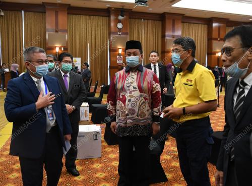 DATUK SERI DR ADHAM BABA