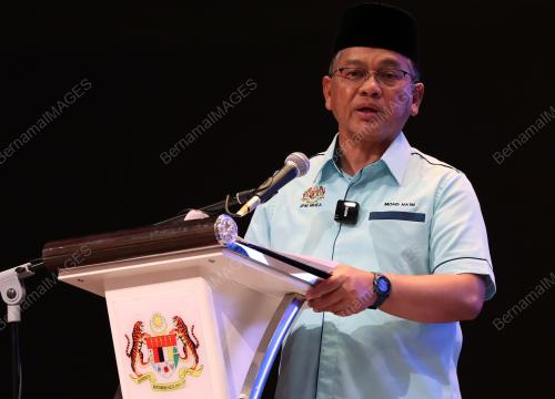 DATUK DR MOHD NA'IM MOKHTAR
