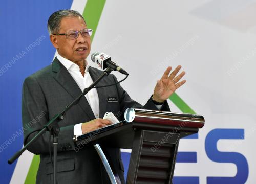 DATUK SERI MUSTAPA MOHAMED