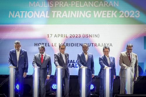 DATUK SERI MOHAMED KHALED NORDIN