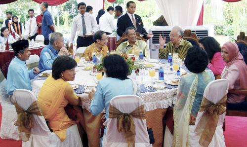 MOHD NAJIB TUN ABDUL RAZAK