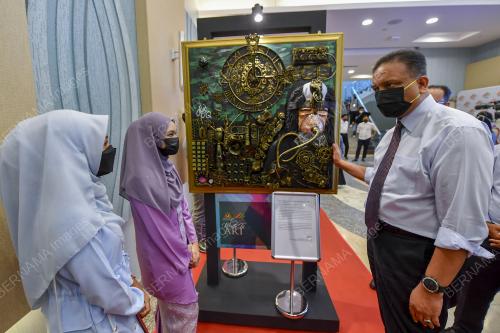 DATUK SERI REEZAL MERICAN NAINA MERICAN