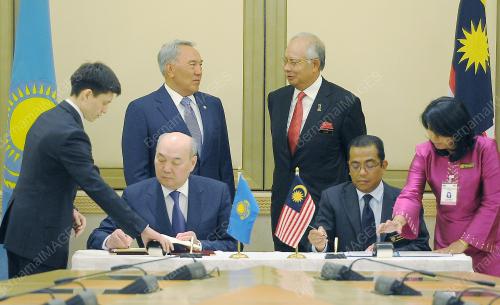 PTJ10_18042012_NAJIB_NURSULTAN