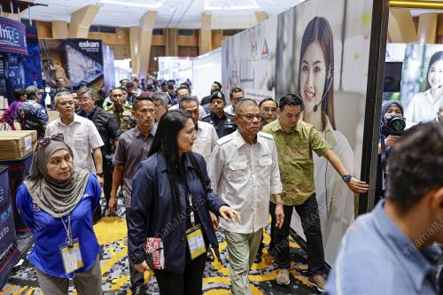 DATUK SERI SAIFUDDIN NASUTION ISMAIL