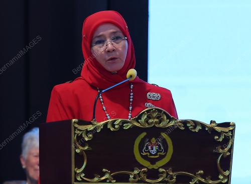 TUNKU AZIZAH AMINAH MAIMUNAH ISKANDARIAH