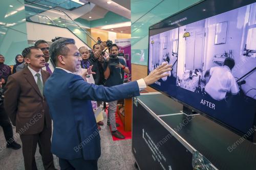 FAHMI FADZIL