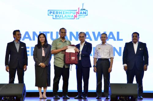 DATUK FAHMI FADZIL