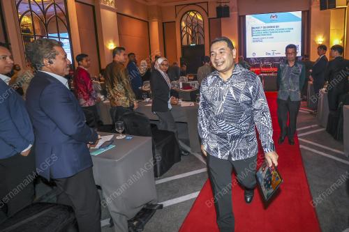 RAFIZI RAMLI