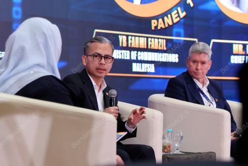 FAHMI FADZIL