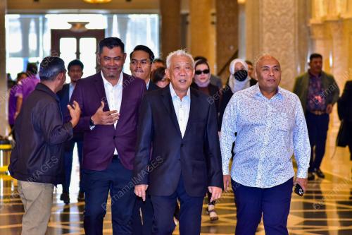 DATUK SERI BUNG MOKTAR RADIN