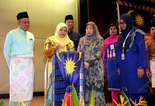 PTJ10_22082017_WANITA