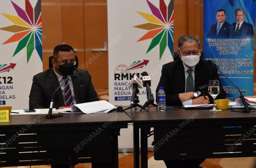 DATUK SERI MUSTAPA MOHAMED