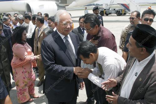 MOHD NAJIB TUN ABDUL RAZAK