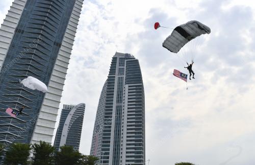 PTJ10_24082019_BASE_JUMP_BN201908238947