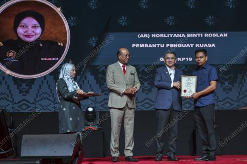 DATUK SERI SALAHUDDIN AYUB