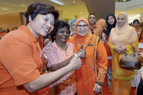 PTJ10_25112015_WANITA