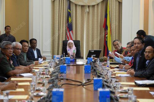 DATUK SERI DR WAN AZIZAH WAN ISMAIL