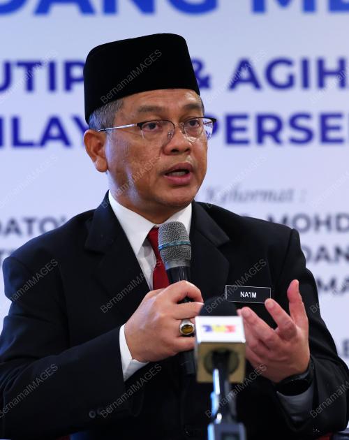 DATUK DR MOHD NA'IM MOKHTAR