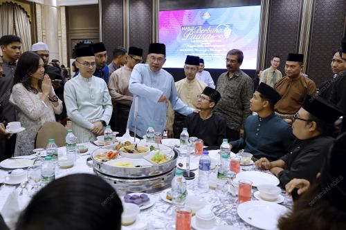 DATUK SERI ANWAR IBRAHIM