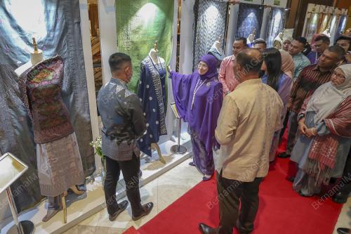 TUNKU HAJAH AZIZAH AMINAH MAIMUNAH ISKANDARIAH