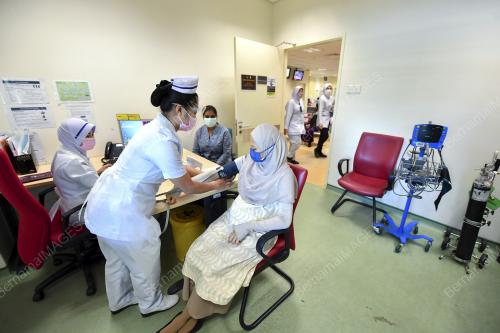 EMY ANTARA PENERIMA TERAWAL VAKISN PFIZER
