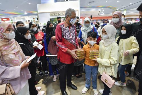 DATUK SERI ISMAIL SABRI YAAKOB