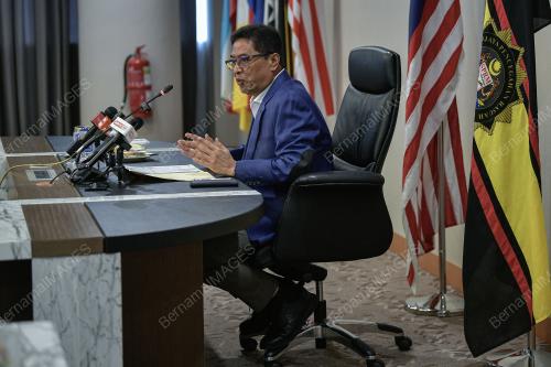 TAN SRI AZAM BAKI