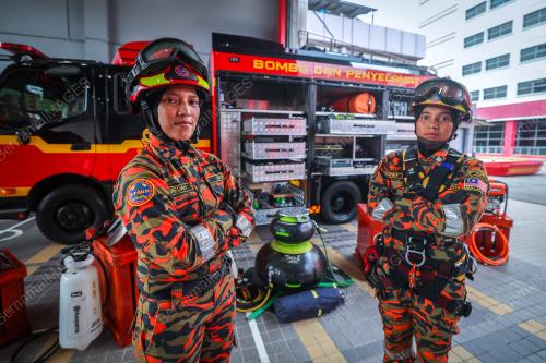 TEMURAMAH ANGGOTA STORM WANITA