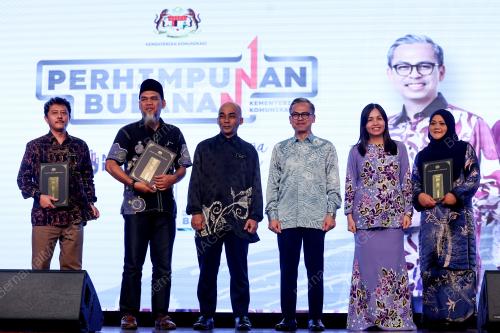FAHMI FADZIL