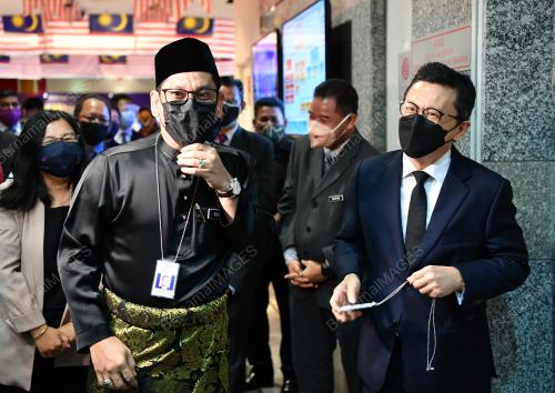 DATUK SERI FAIZAL AZUMU