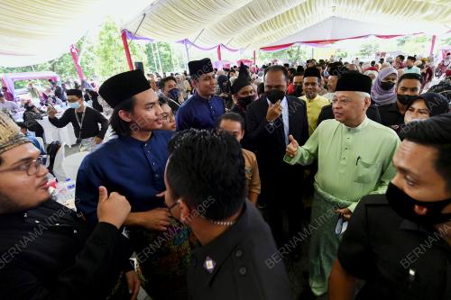 DATUK SERI ISMAIL SABRI YAAKOB